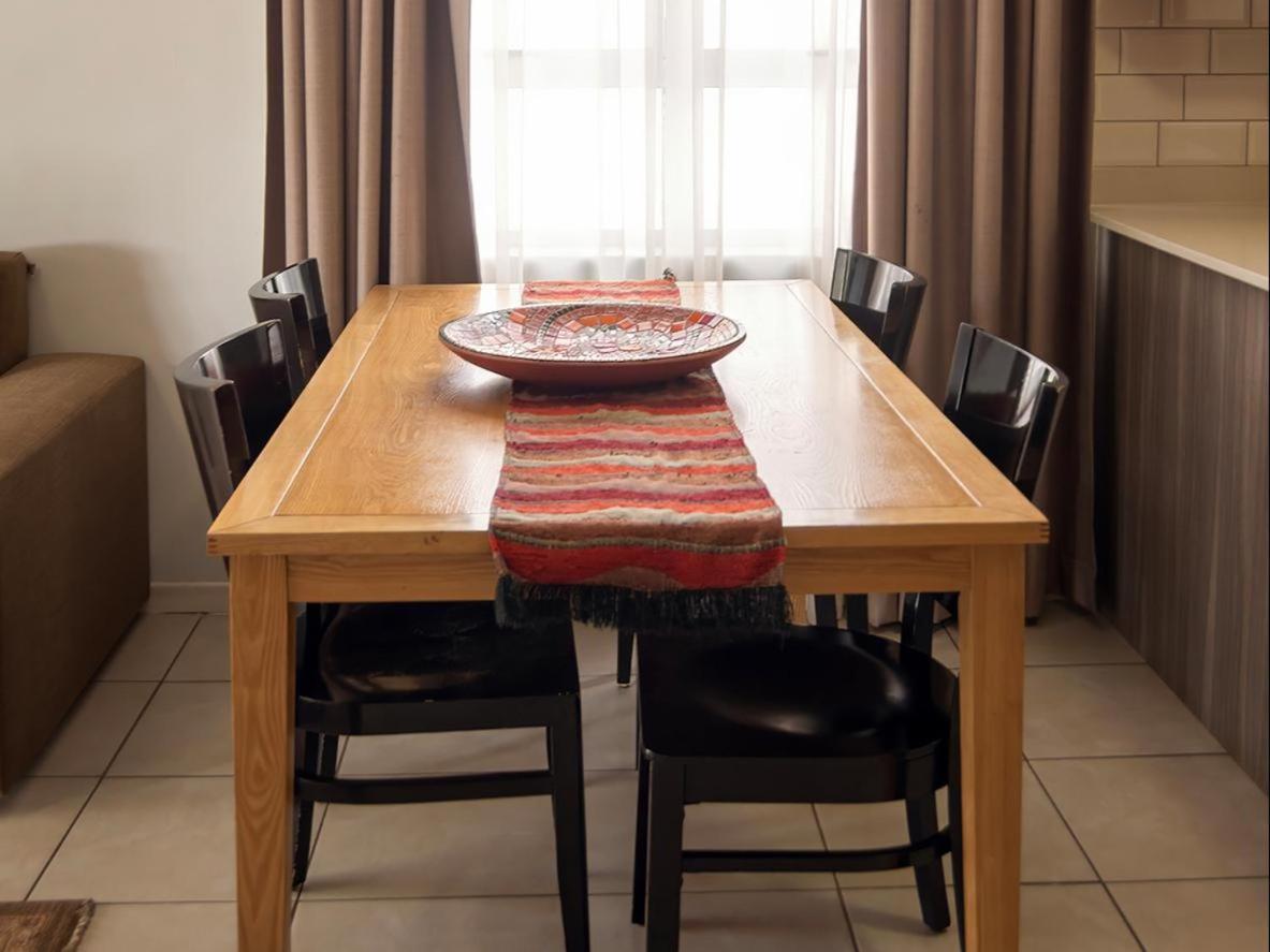 Apartments @ 125 غابورون الغرفة الصورة