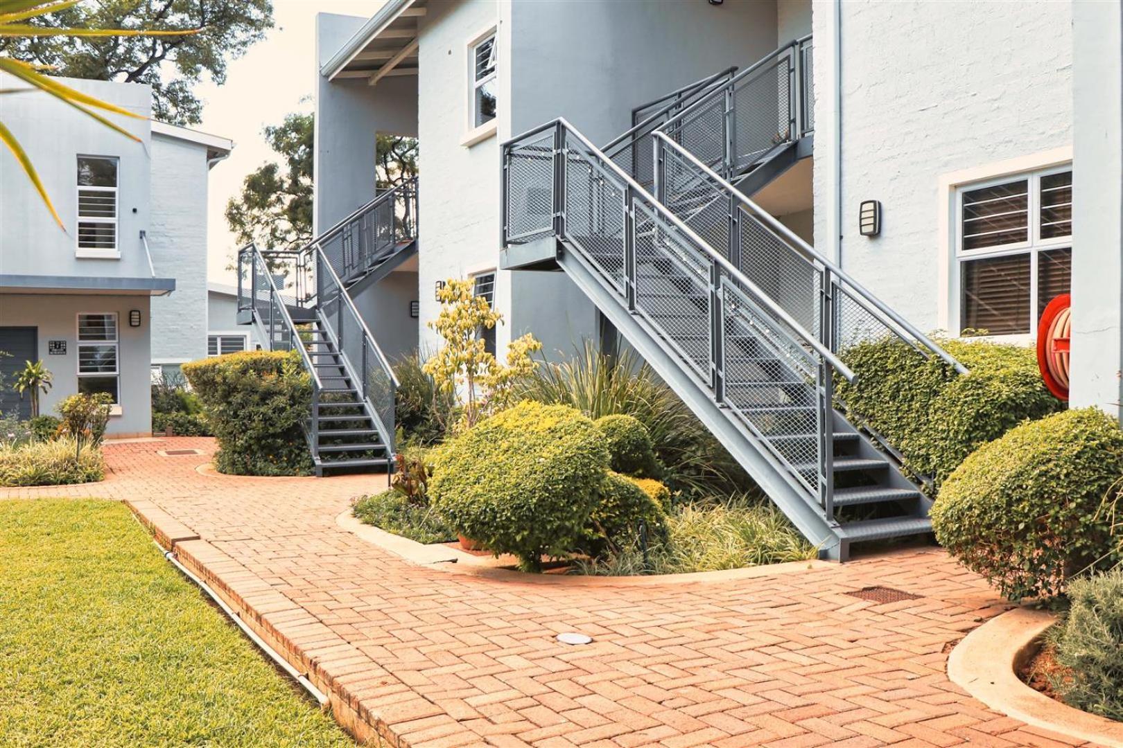 Apartments @ 125 غابورون المظهر الخارجي الصورة