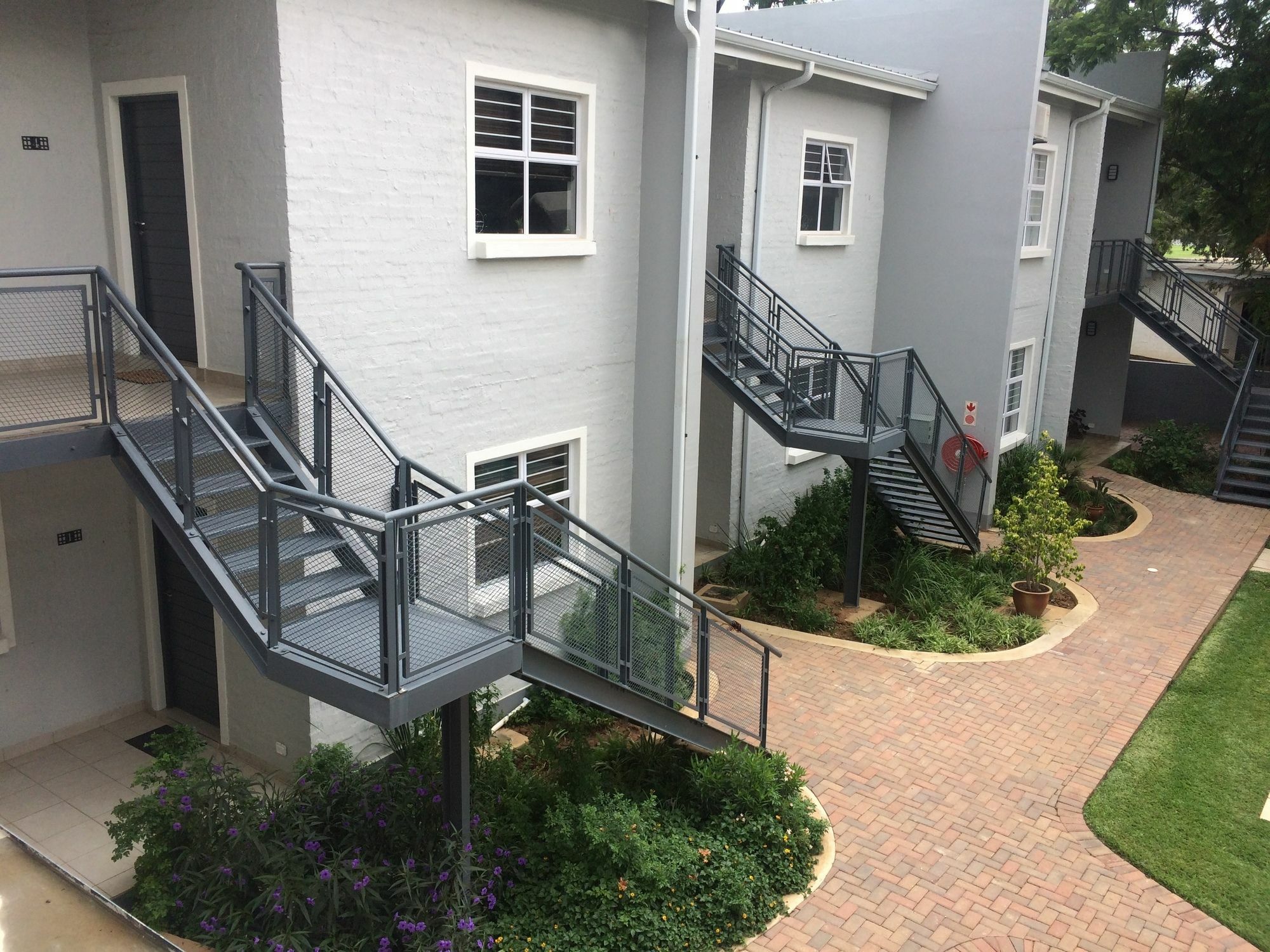 Apartments @ 125 غابورون المظهر الخارجي الصورة