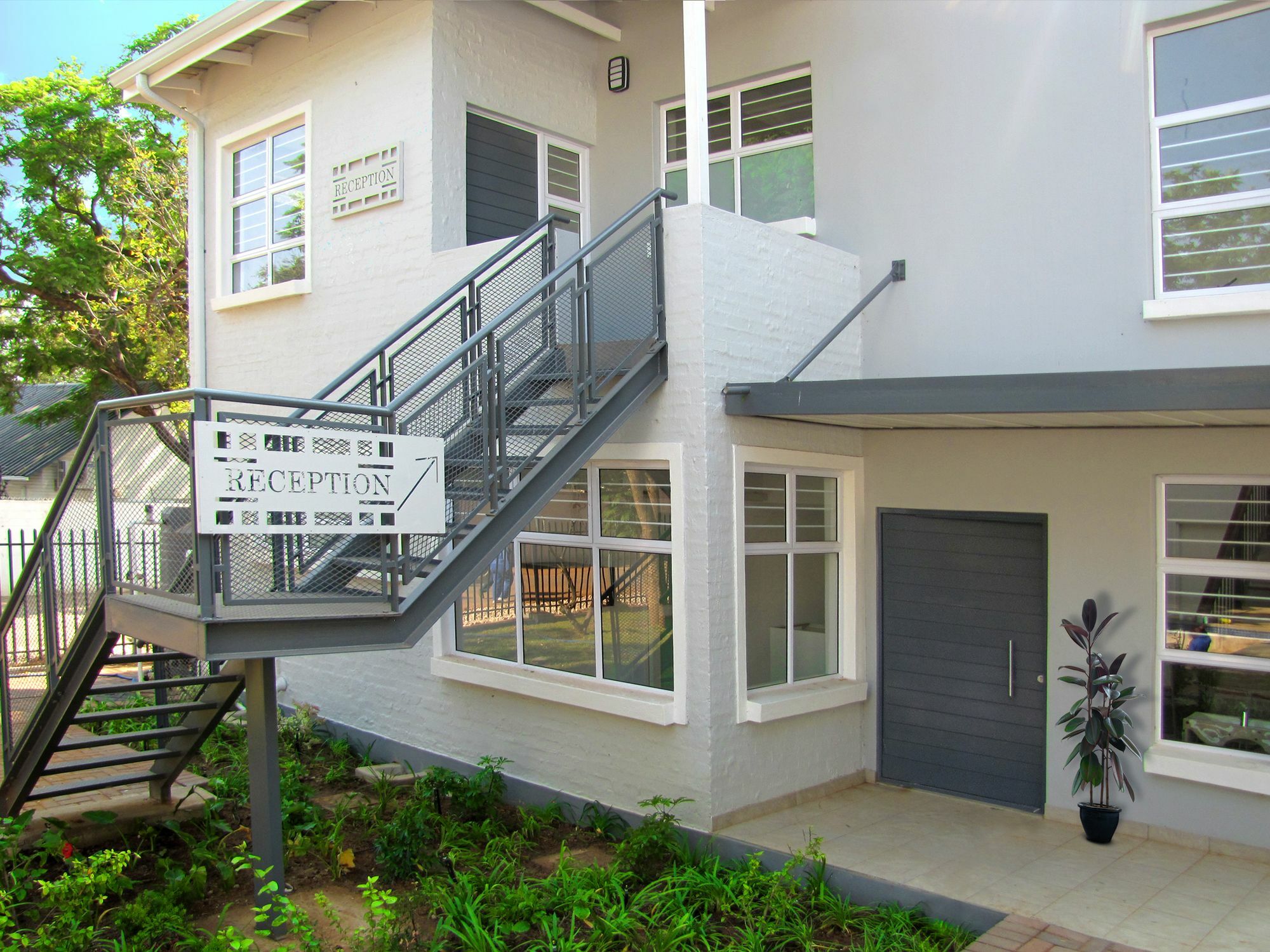 Apartments @ 125 غابورون المظهر الخارجي الصورة